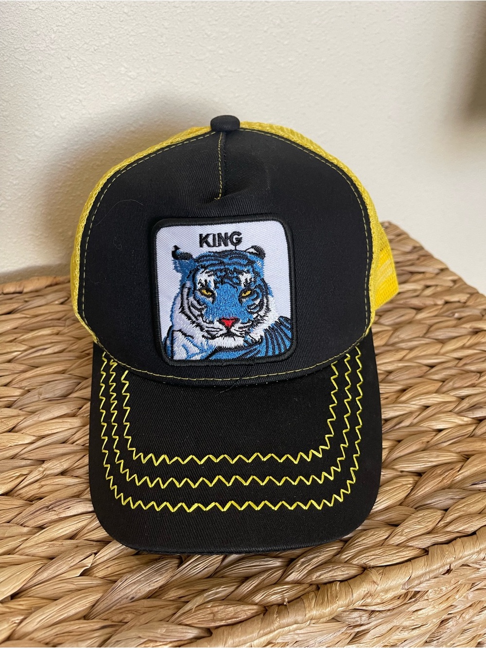 Men's Black Yellow Trucker Hat Mesh Back Adjustable KING Tiger Patch